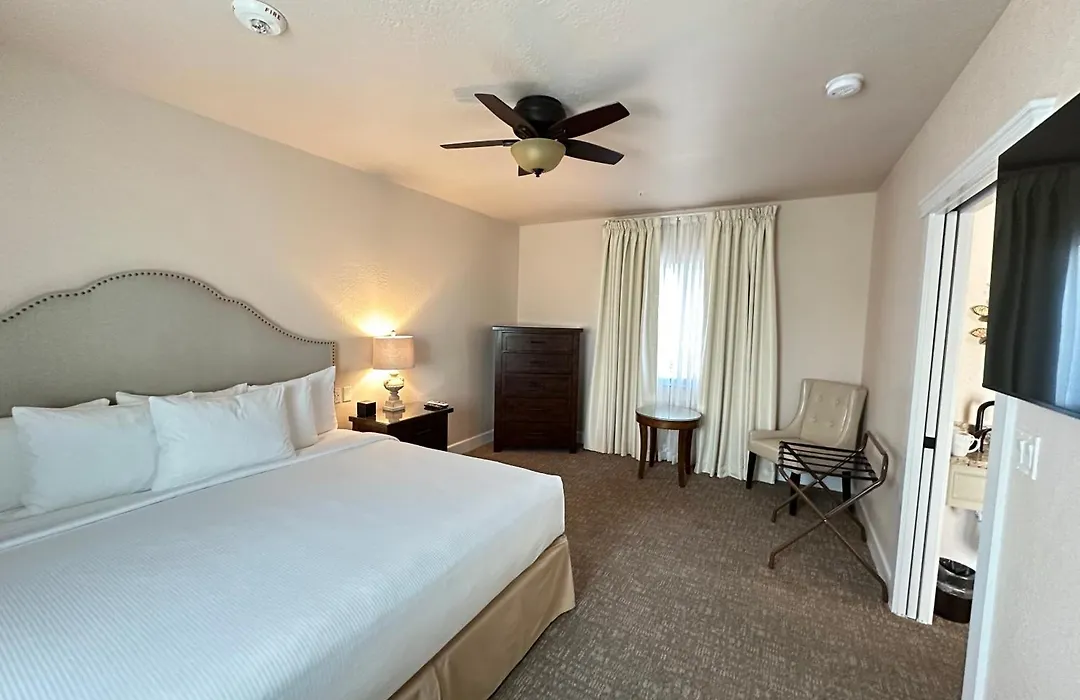 Resort At Eagle Point Golf Club Lodging-1